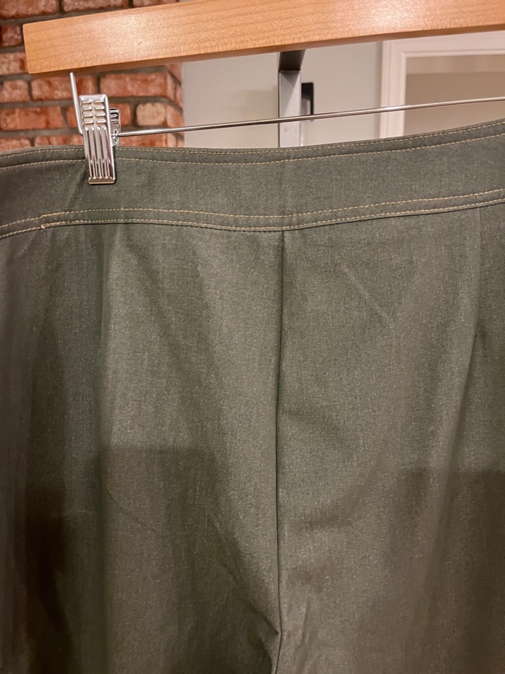 $78 NWT Nanette Lapore Olive green pants - Picture 5 of 5